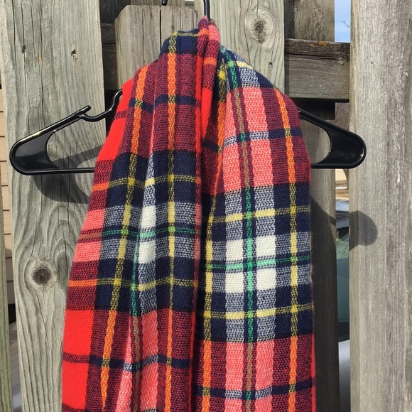 Holiday plaid scarf ❤️ - Picture 3 of 3